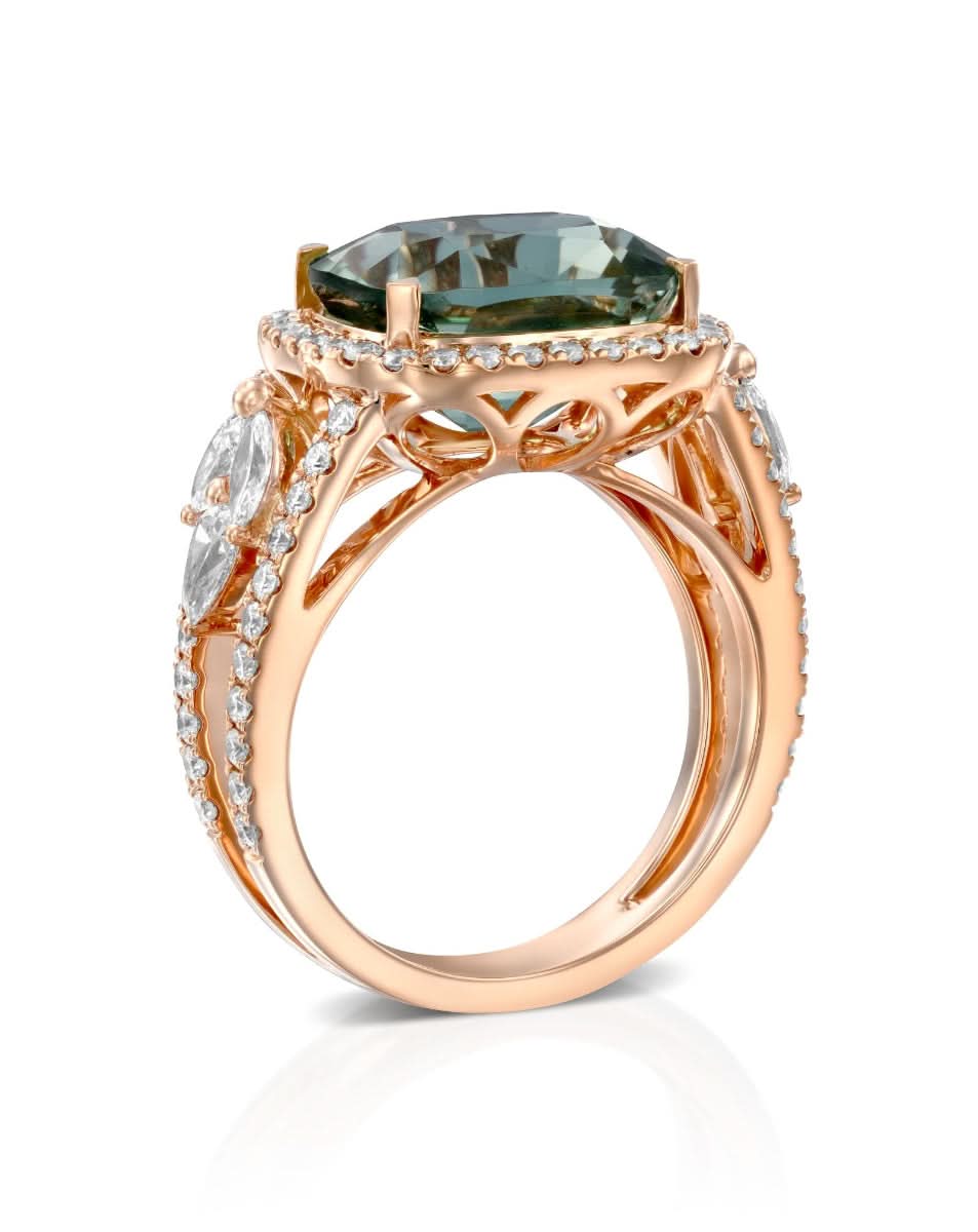 color: Rose Gold