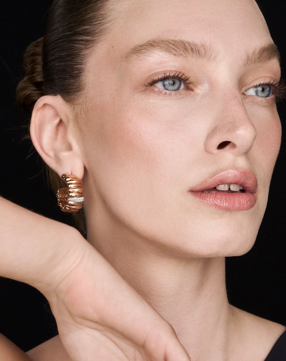color: Rose Gold