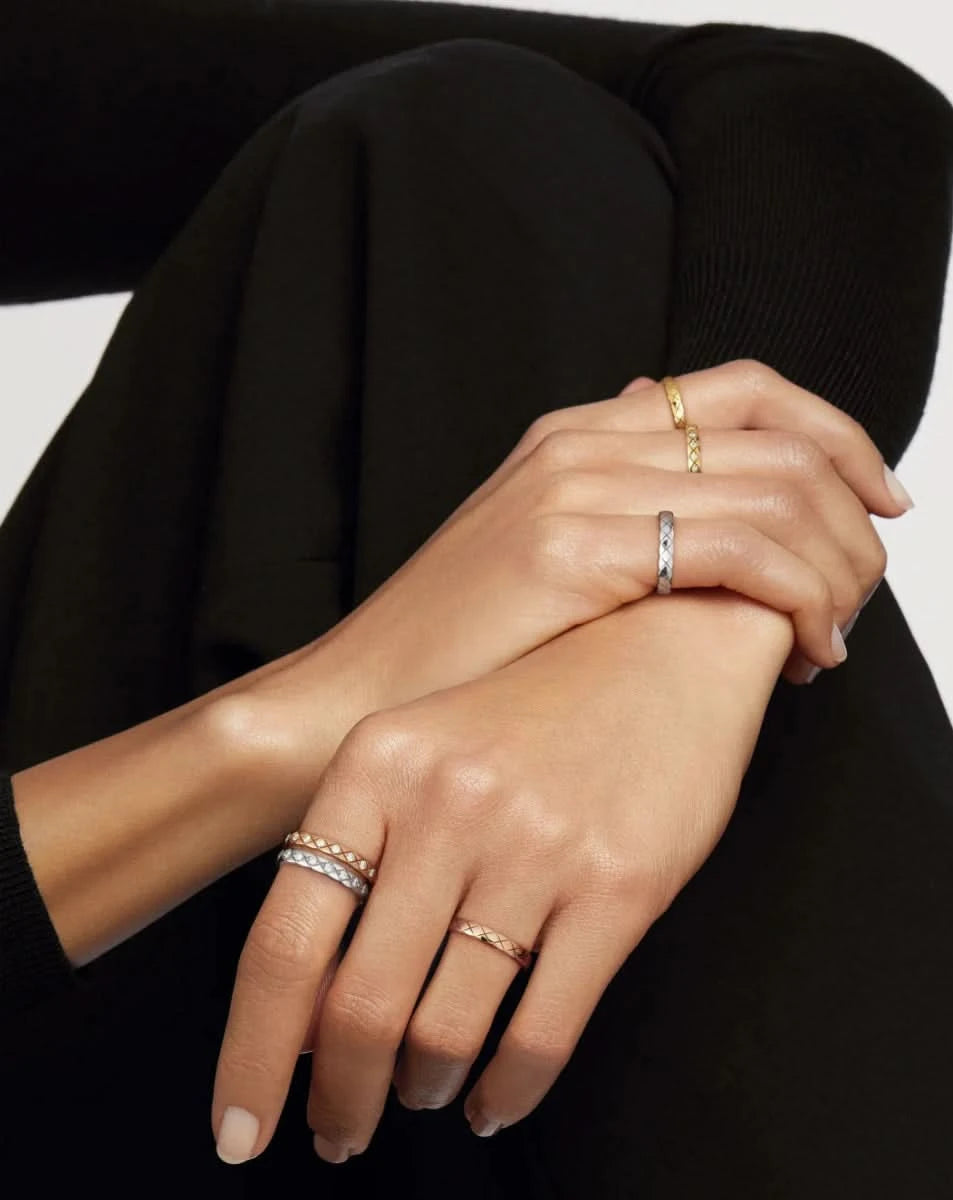 color: White Gold