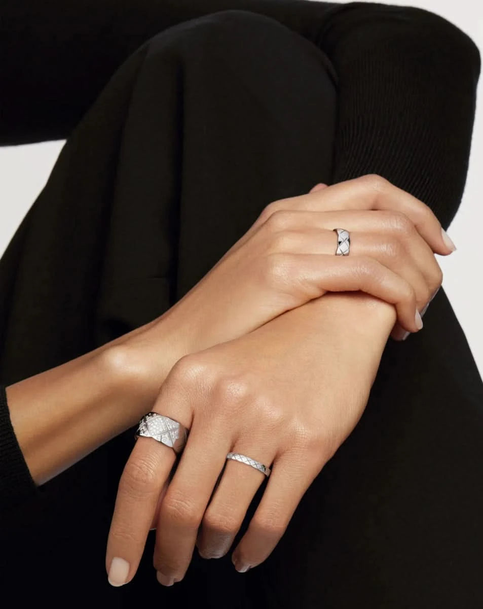 color: White Gold