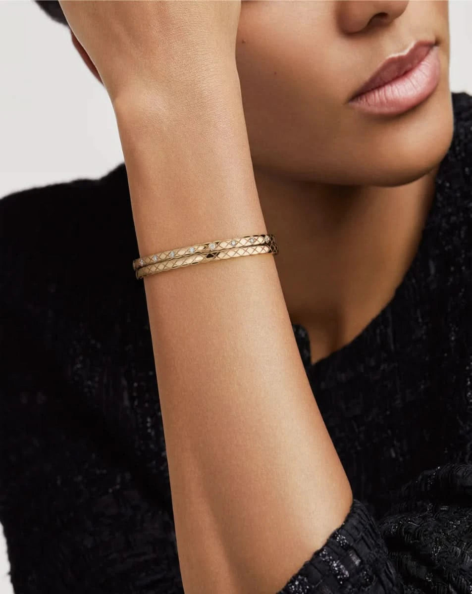 color: Beige Gold
