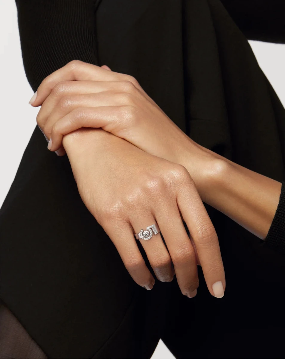 color: White Gold