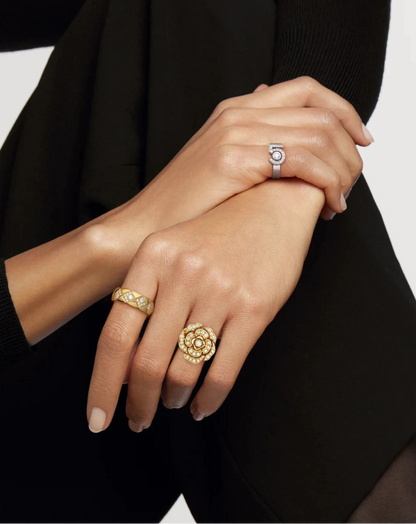 color: White Gold