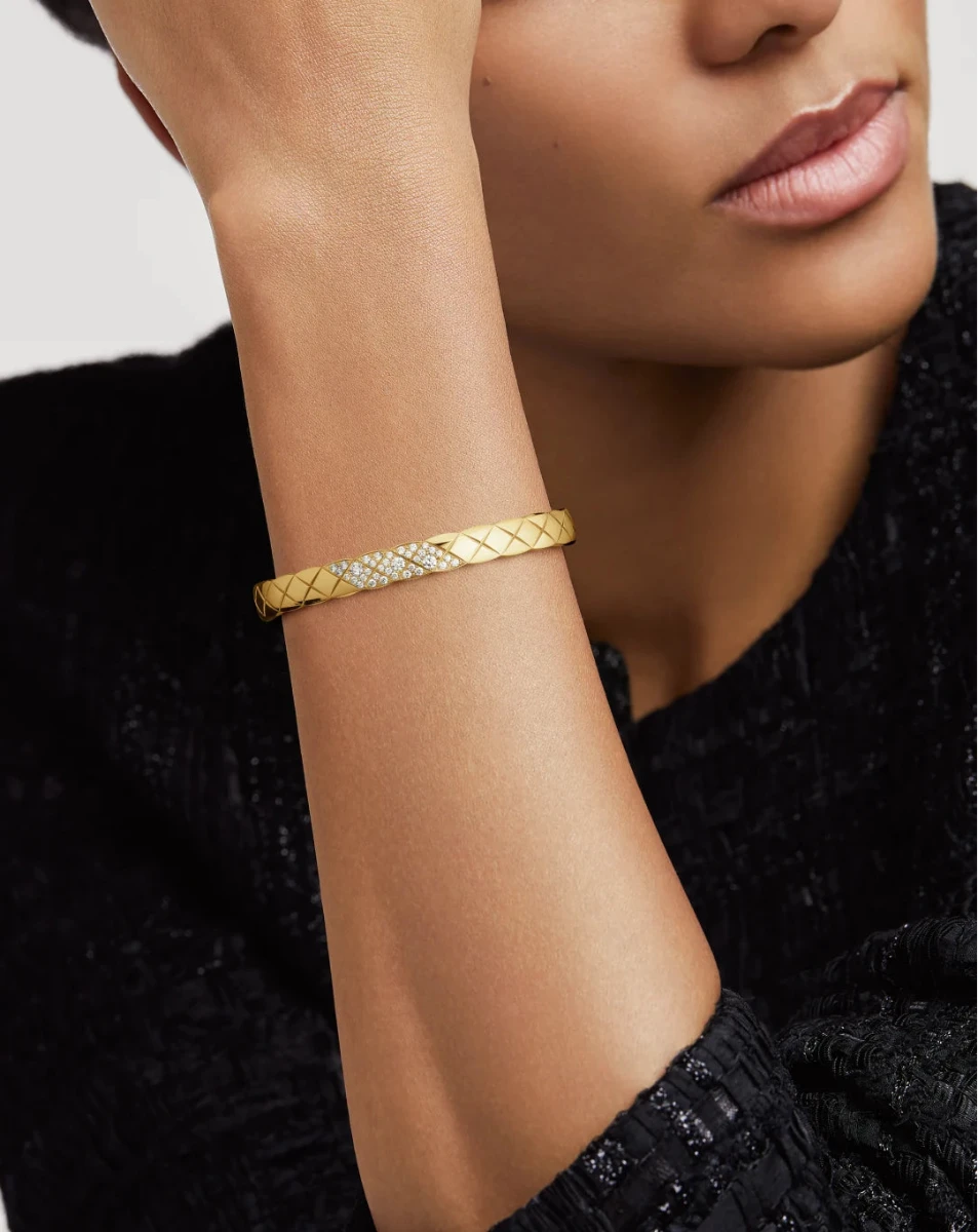 color: Yellow Gold
