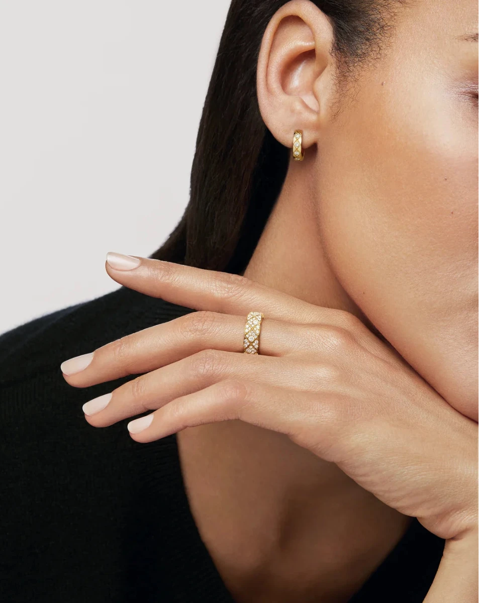 color: Yellow Gold