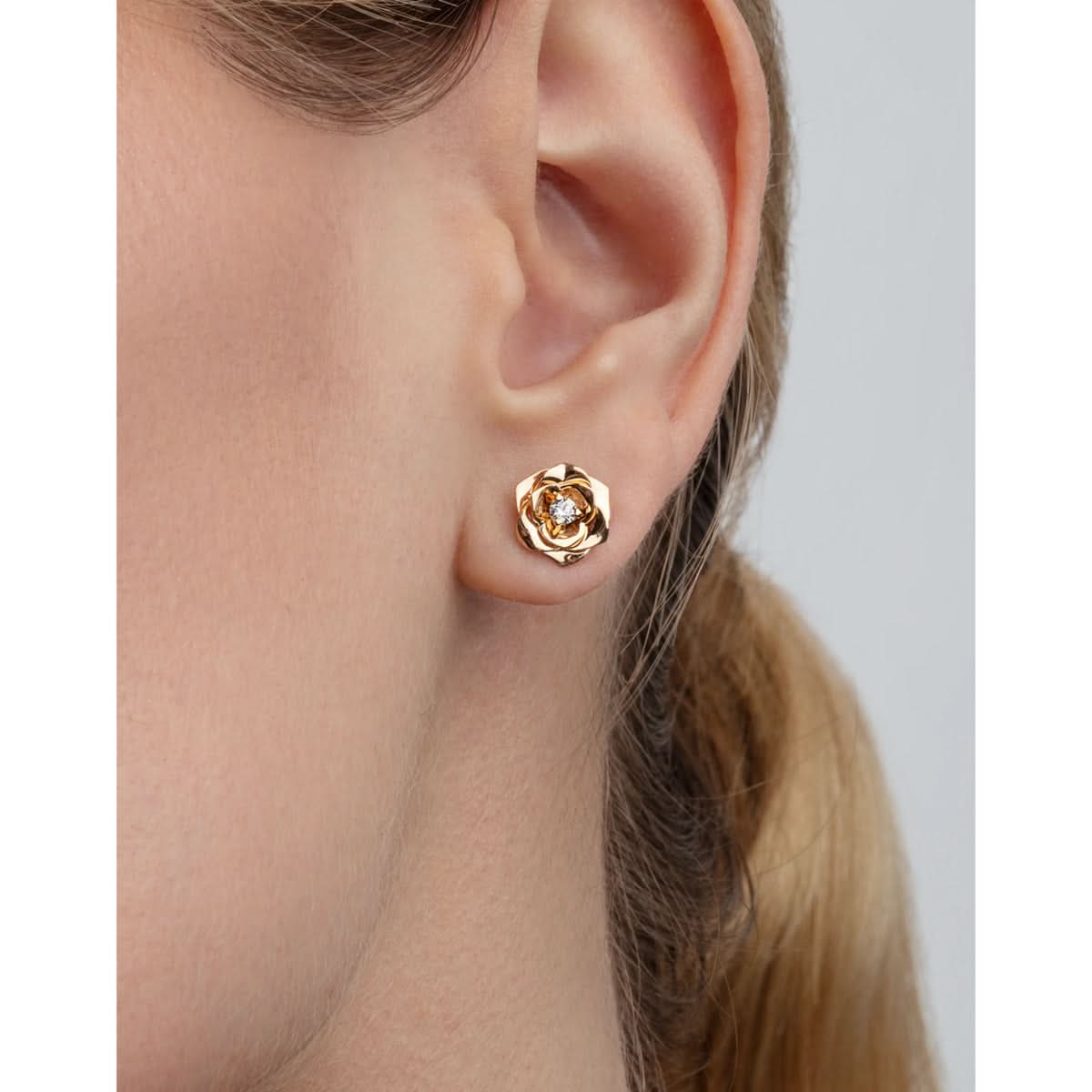 color: Rose Gold