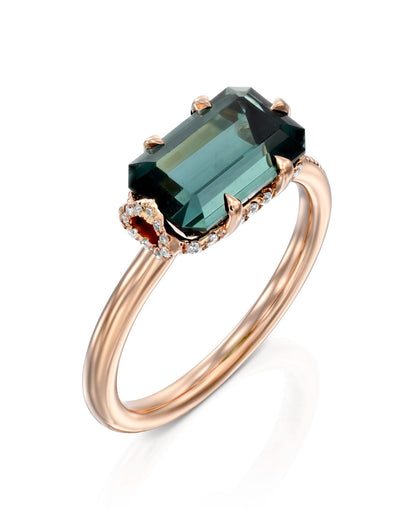 color: Rose Gold