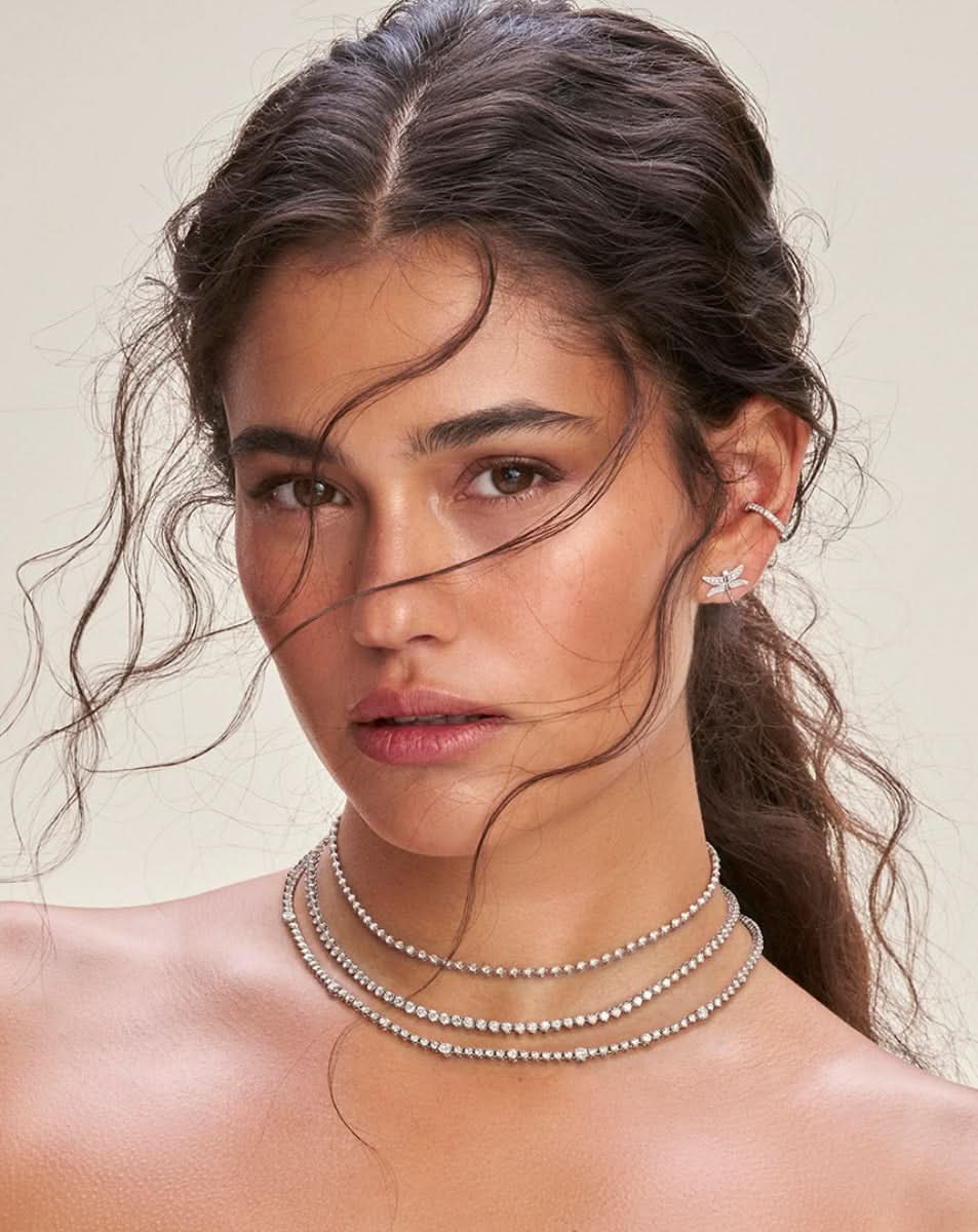 color:  White Gold