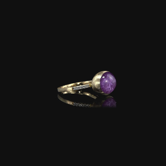 color: Yellow Gold