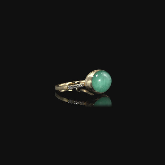 color: Yellow Gold