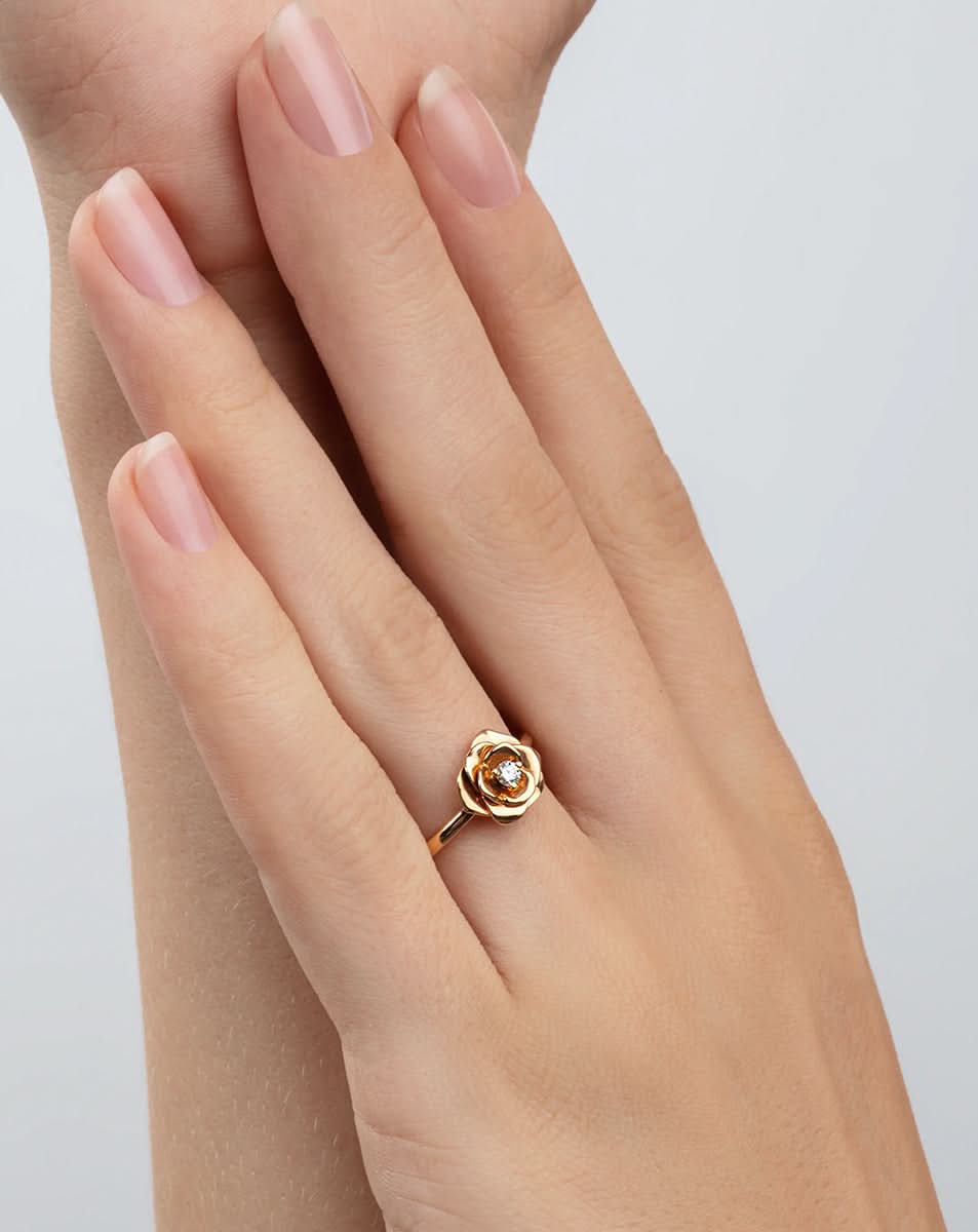 color: Rose Gold