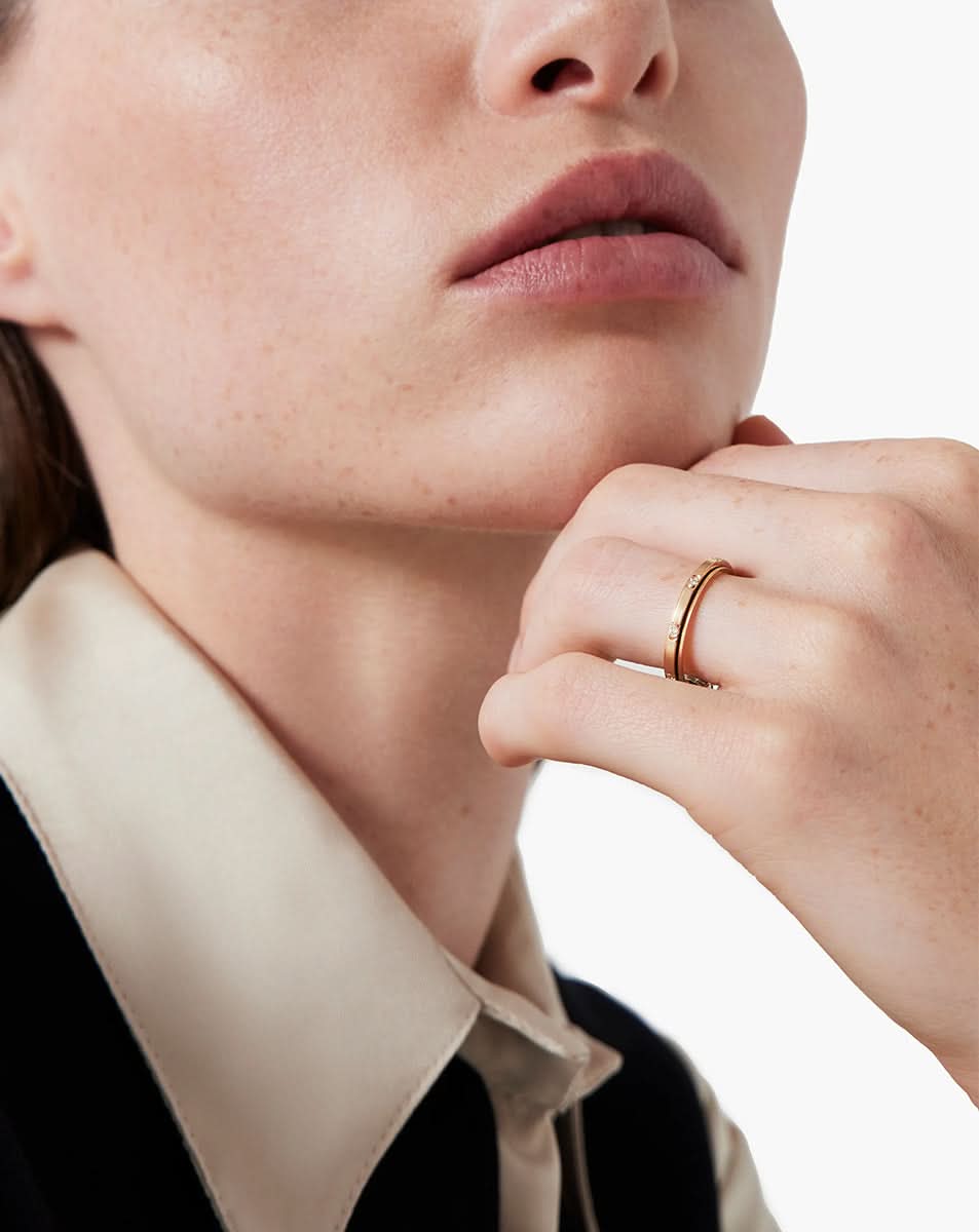 color: Rose Gold
