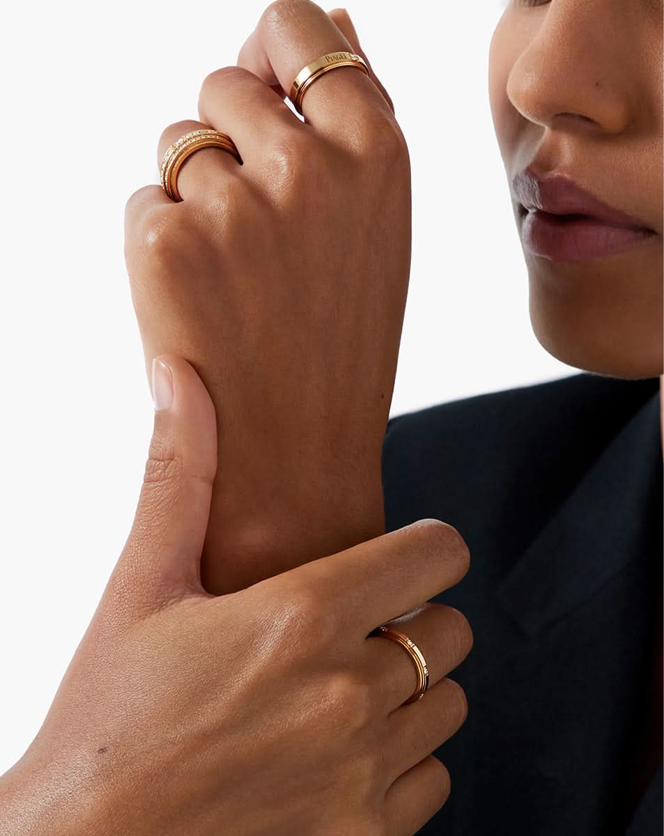 color: Rose Gold