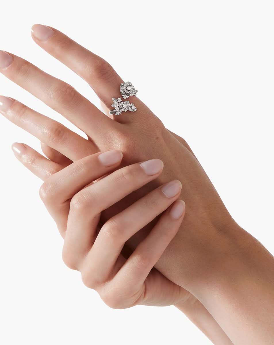 color: White Gold