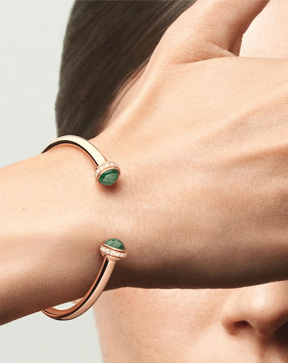 color: Rose Gold