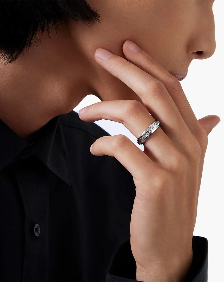 color: White Gold