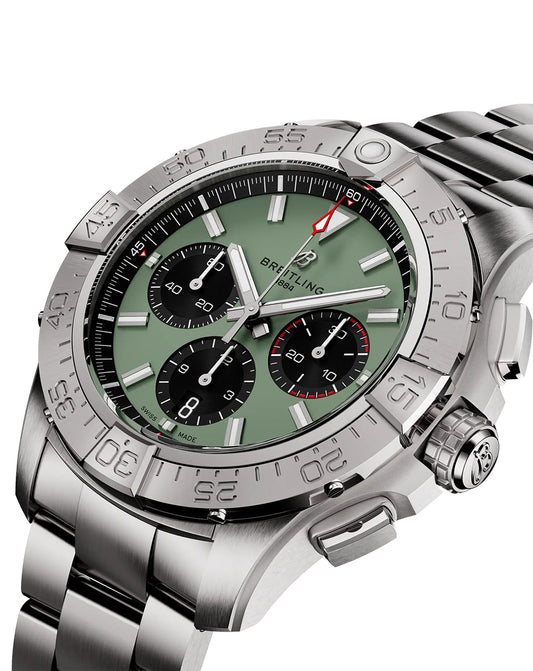 BREITLING AVENGER Watch