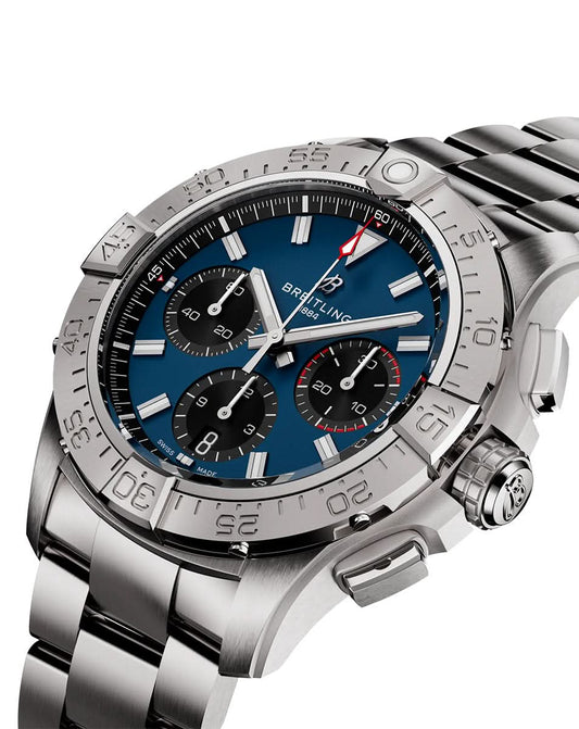 BREITLING AVENGER Watch