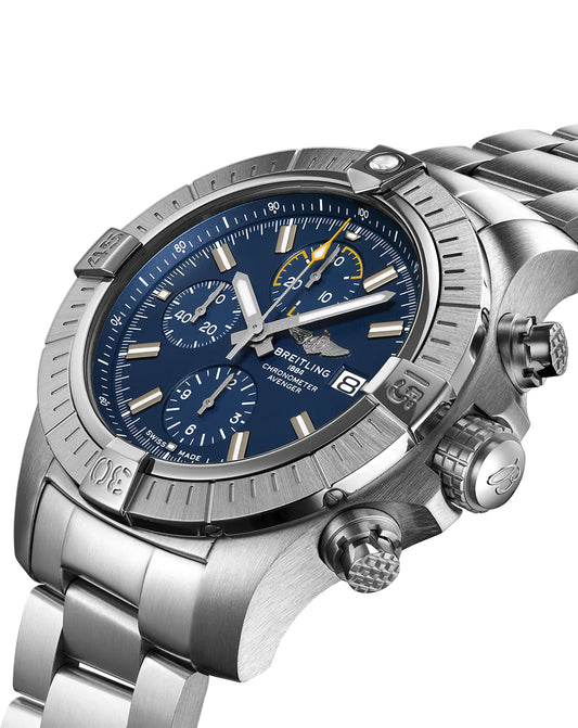 BREITLING AVENGER Watch