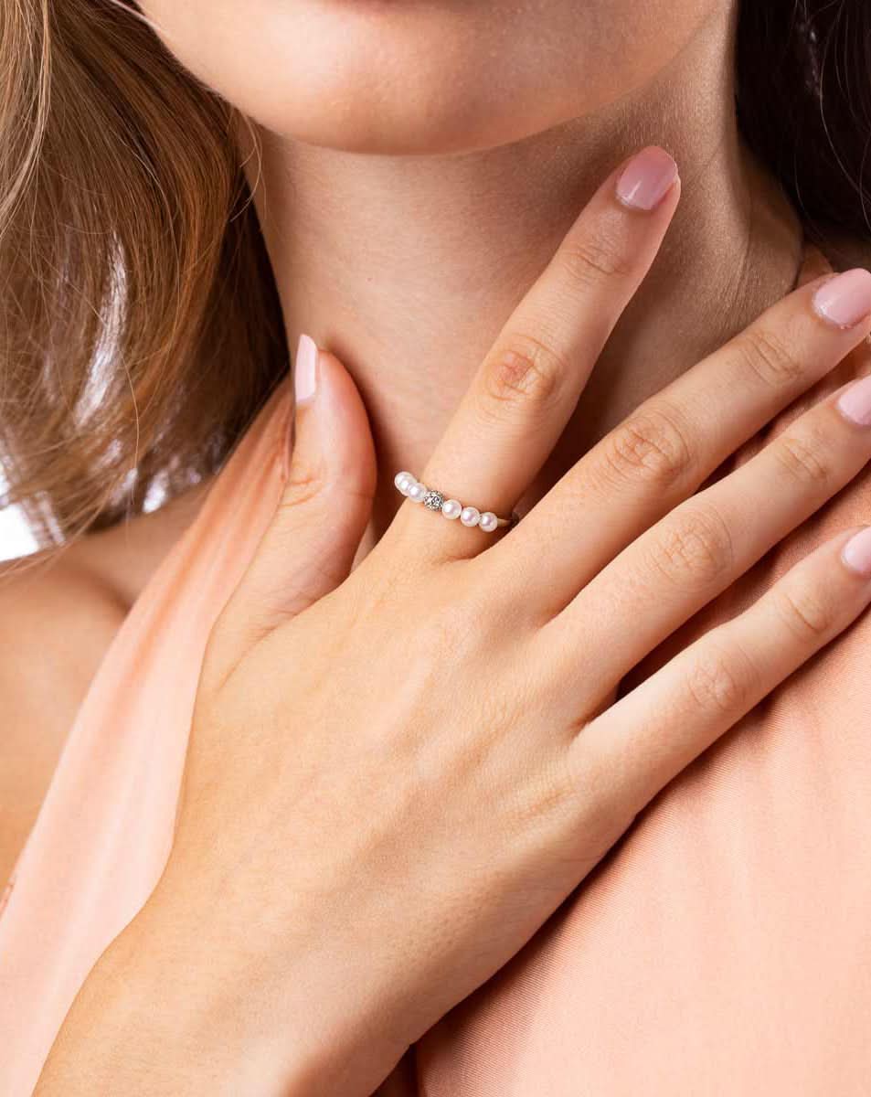 color: White Gold