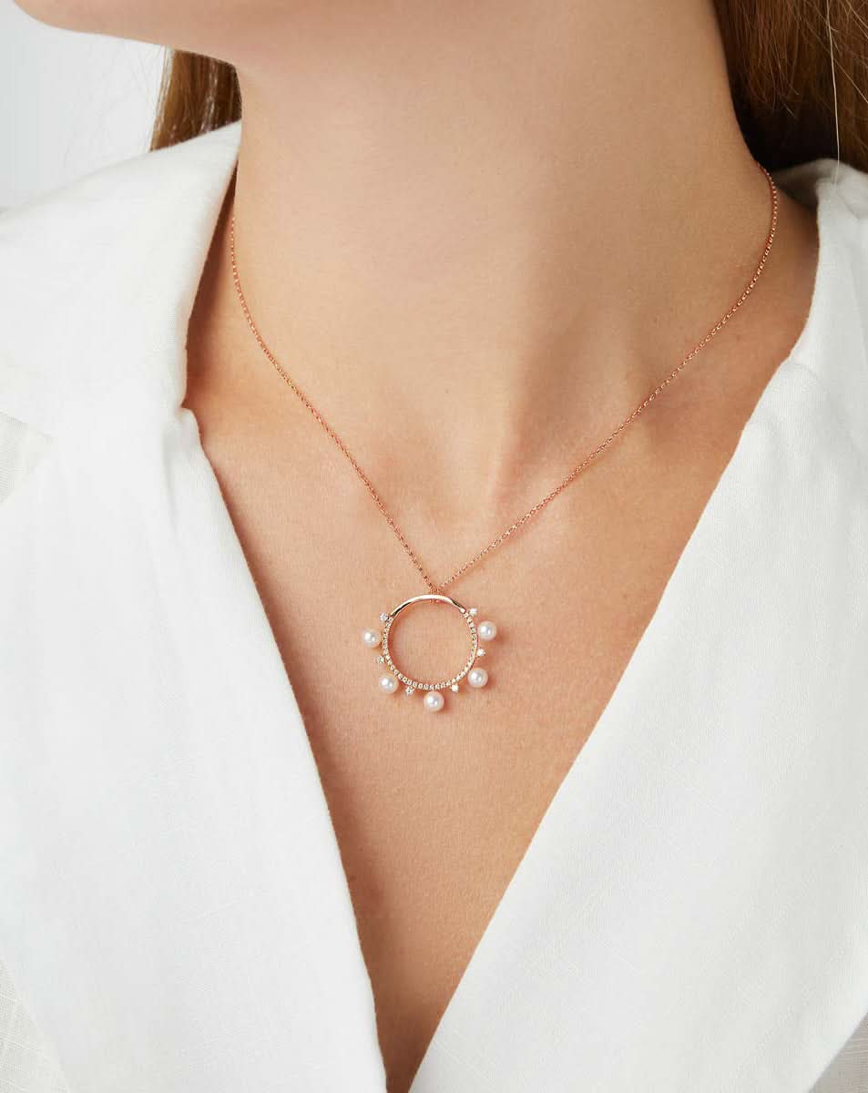 color: Rose Gold