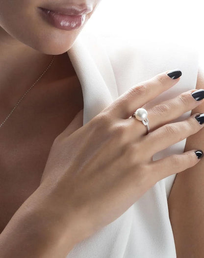 color: White Gold