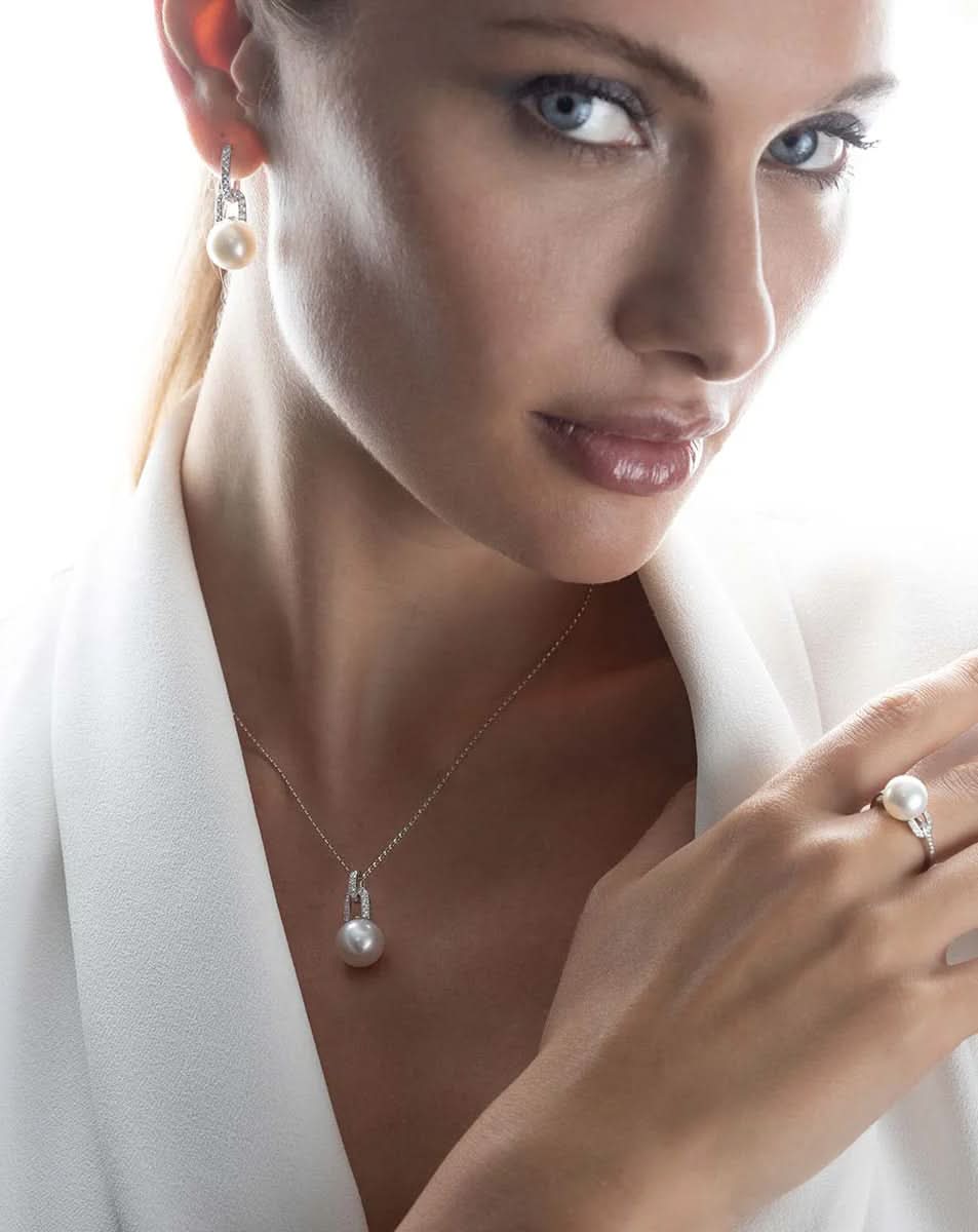 color: White Gold